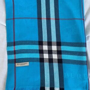 Burberry Wool/Silk Cashmere Scarf Blue, Cashmere Women’s New In Bag Never Opened